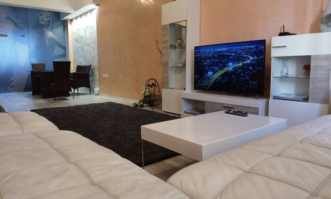 Sofia City Center Appartement | Cozy & Stylish condo next to NDK
