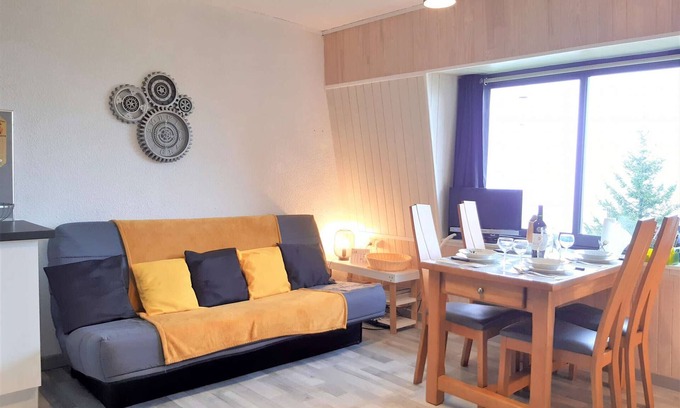 Saint-Lary-Soulan Appartement | Chalet cosy 4 pers à 800m des pistes - TV, kitchenette équipée, navette gratuite vacances.