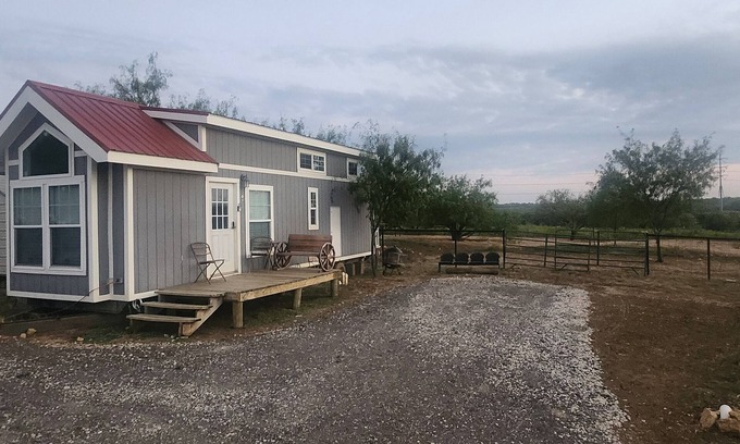 Midlothian Cabine | Cozy Timy house 1-bedroom, 2-loft cabin in with full bath and kitchen on a farm!