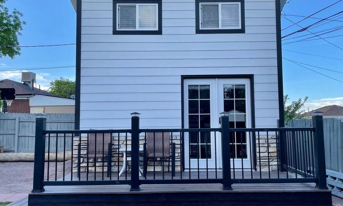 Twin Lakes Maison | Cozy Tiny Home Near Downtown Denver