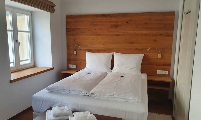 Schierling Appartement | Cozy triple room (20sqm) with WLAN
