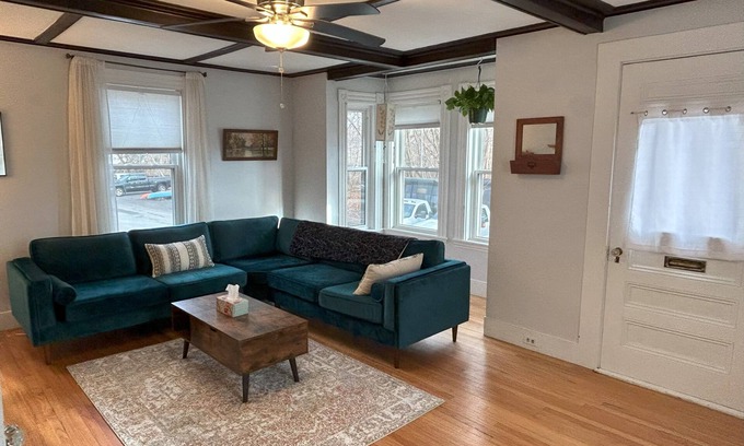 Gloucester Maison | Cozy two bedroom house in the heart of Gloucester