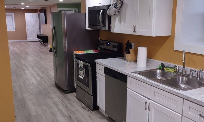 Elmira Appartement | Cozy unique apartment nestled in the heart of downtown Elmira.