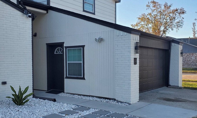 Spring Appartement | Cozy, unique & Private apartment in prime Location. Pet friendly