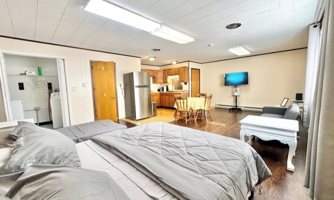 Mechanicsville Appartement | Cozy Unit with Attached Garage