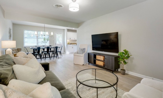 Park Central Maison | Cozy Updated Home, A+ Location, 2 King Suites!