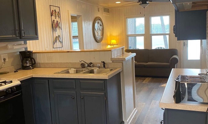 Waupaca Cottage | Cozy Mise à jour Cottage Lakefront sur les O'Lakes Chain Waupaca