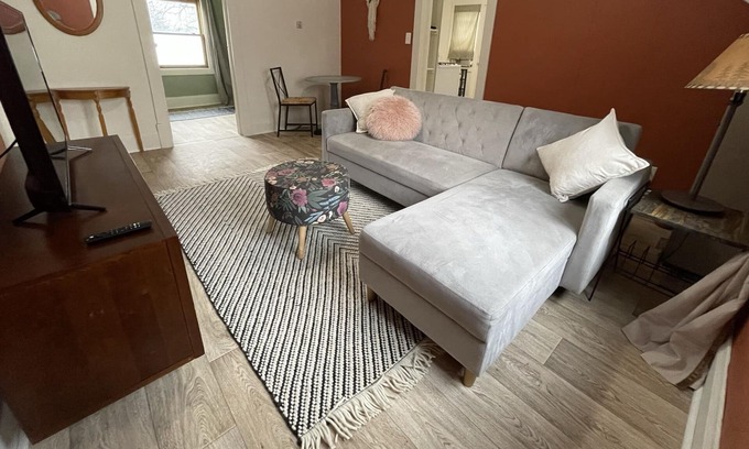 Stevens Point Appartement | Cozy Upper Unit in UWSP Neighborhood - 1.2 miles from SentryWorld