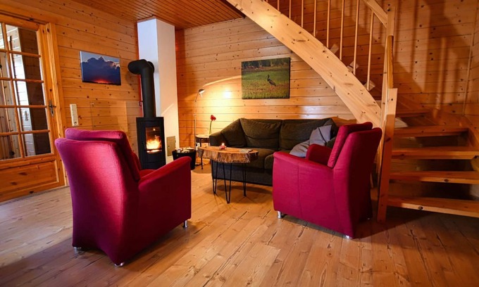 Rotacker Maison | Cozy vacation home with 2 bedrooms, fireplace and short walk to the sauna house