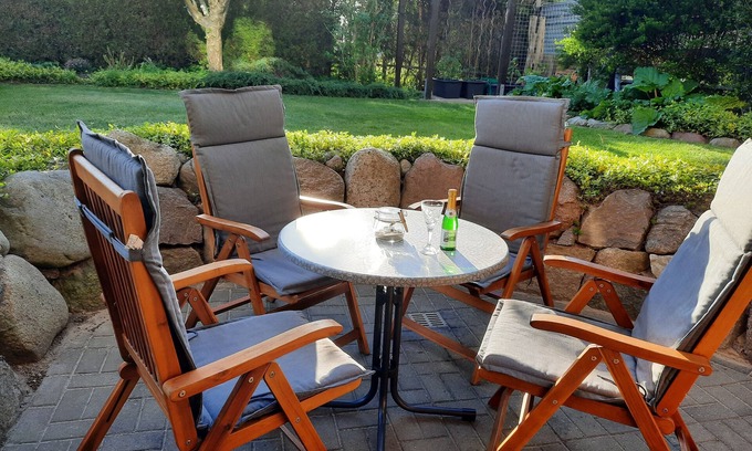 Ostseebad Kuhlungsborn Appartement | Appartement confortable, avec terrasse en pierre naturelle à la campagne, incl. vélos