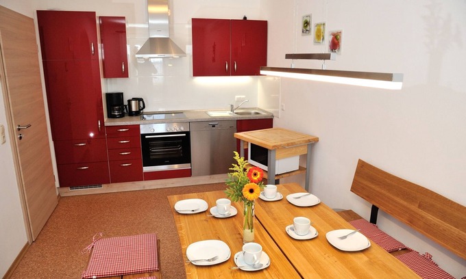 Riedenburg Appartement | Cozy vacation apartment (70sqm) on the first floor on a farm
