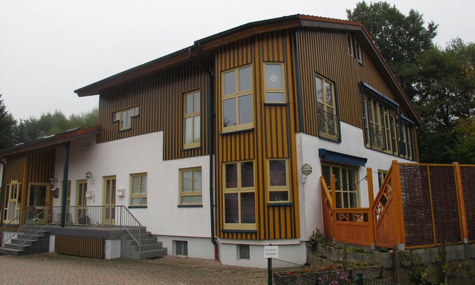 Jesberg Appartement | Cozy vacation apartment 200 sqm for up to 10 people, 6 bedrooms, near A49