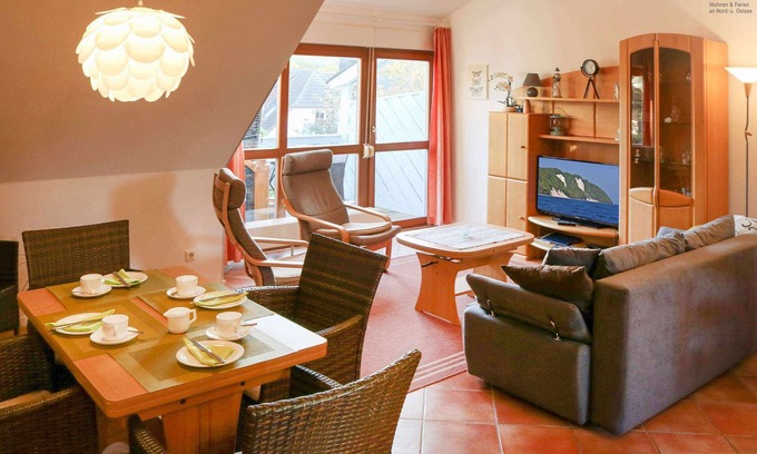Neuensien Appartement | Comfortable maisonette with sunny south-facing balcony!