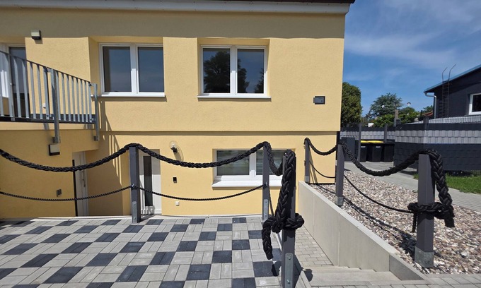 Gross Stroemkendorf Appartement | Cozy vacation apartment "Ankerplatz" in a rural location in Groß Strömkendorf.