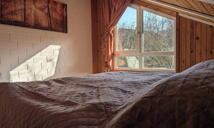 Bremke Maison | Cozy vacation home with fireplace & sauna - hiking & recreation with dog