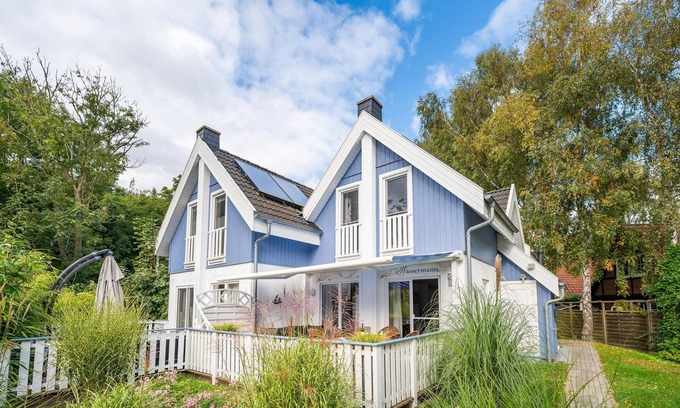 Juliusruh Maison | Cozy vacation home with Finnish sauna and terrace, 500 m to the beach