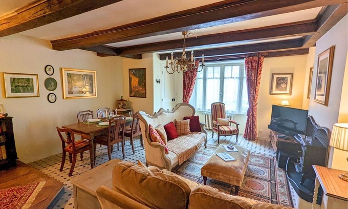 Charente Limousine Cottage | Gîte Cosy à Abzac avec Jardin, Proche Confolens et Services Inclus