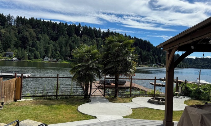 Eatonville Cabine | Cozy Waterfront Cabin on Ohop Lake in Eatonville