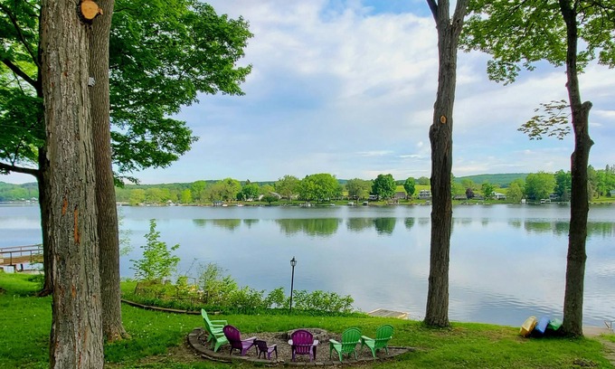 Rushford Lake Cottage | Chalet riverain confortable sur le lac Rushford, pour 10 personnes, Letchworth, Holiday Valley