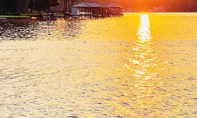 Murchison Maison | Cozy waterfront Lakehouse with a nice view of Callender lake near Canton TX!