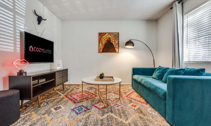 Barton Hills Appartement | CozySuites 2BR Apartment Skyline Barton Creek 474