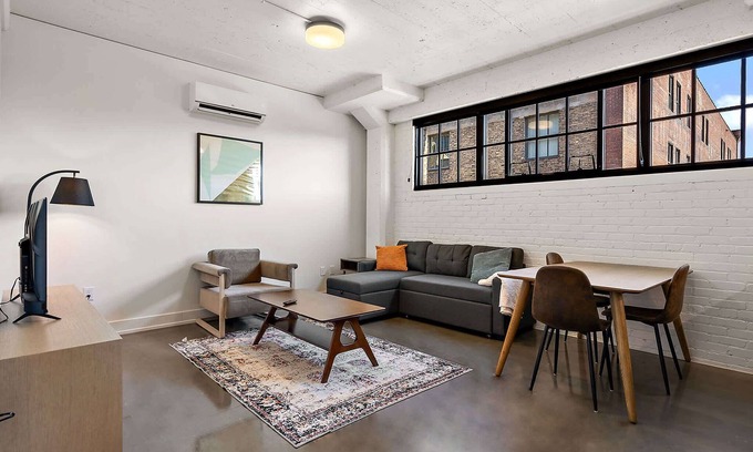 Warehouse District Appartement | CozySuites NLG - Modern 2BR condo #13