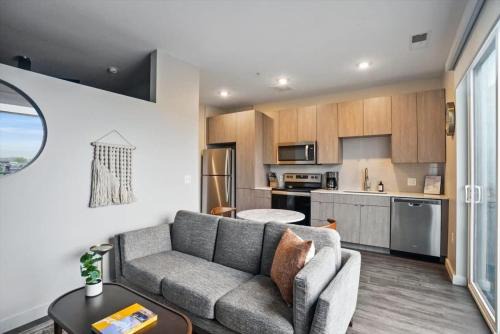 Lower Lawrenceville Appartement | CozySuites Roomy 1BR, Lawrenceville