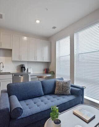 Lower Lawrenceville Appartement | CozySuites Spacious SDO, Lawrenceville