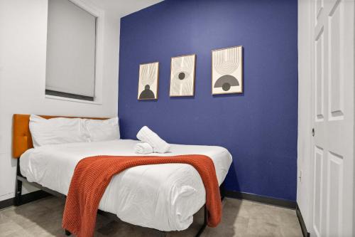 Cultural District Appartement | CozySuites Stunning 1BR in Downtown Pitts #9