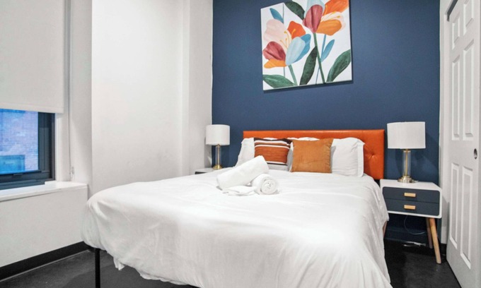 Cultural District Appartement | CozySuites Stunning 1BR in Downtown Pitts 41