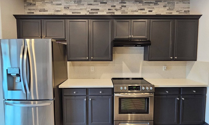 Estrella Village Maison | Cozzy & Charming 3-bedroom and 2 full baths house & pool & WiFi in Tolleson.