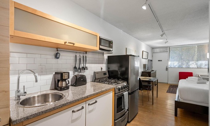 Brookwood Appartement | Appartement studio chic de qualité supérieure (H) - comprend le ménage hebdomadaire avec changement de linge