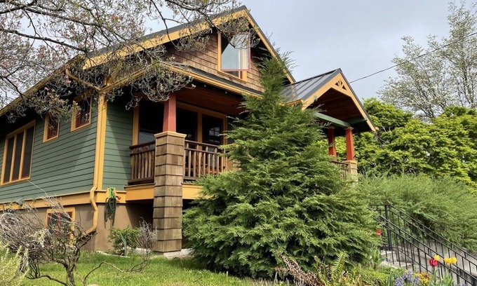 Concordia Appartement | Craftsman ADU in Central Alberta Arts District