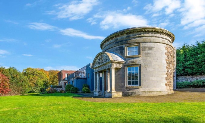 Turnhouse Maison | Craigiehall Temple