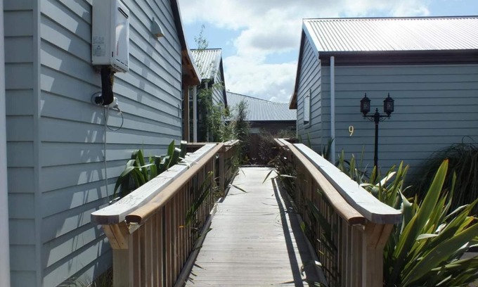 Saint Albans Cabine | Cranford Cottages And Motel