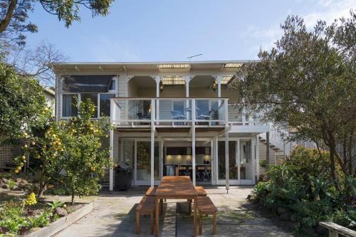 Frankston Maison | Creekhouse by the Sea - Private Jetty and Serene Views