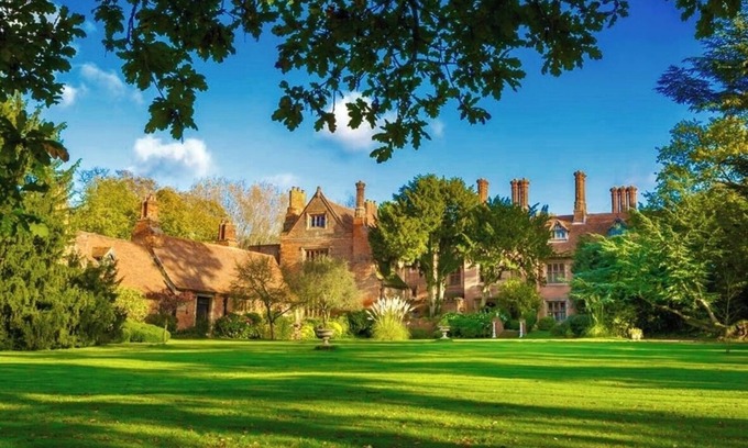Burnham-on-Crouch Maison | Creeksea Place, Breathtaking Elizabethan Manor House