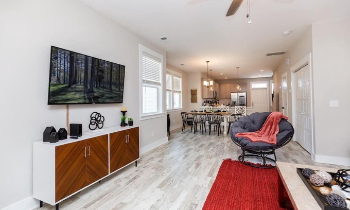 North Charleston Maison | Creekside Bungalow - 4 mi to downtown Charleston