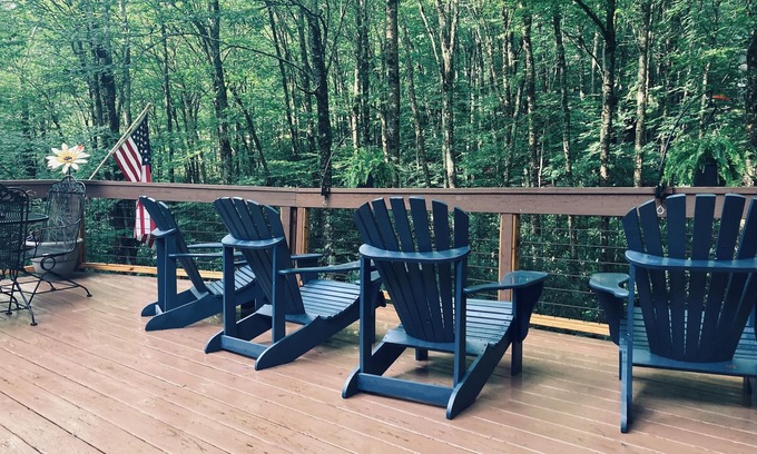 Charter Hills Maison | Creekside Cub House on Beech
