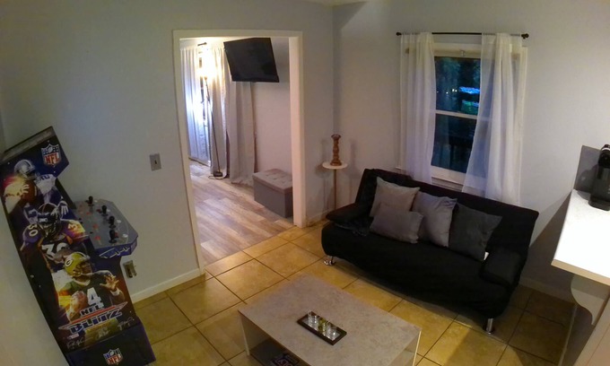 Clarkston Maison | Creekside oasis with movie room