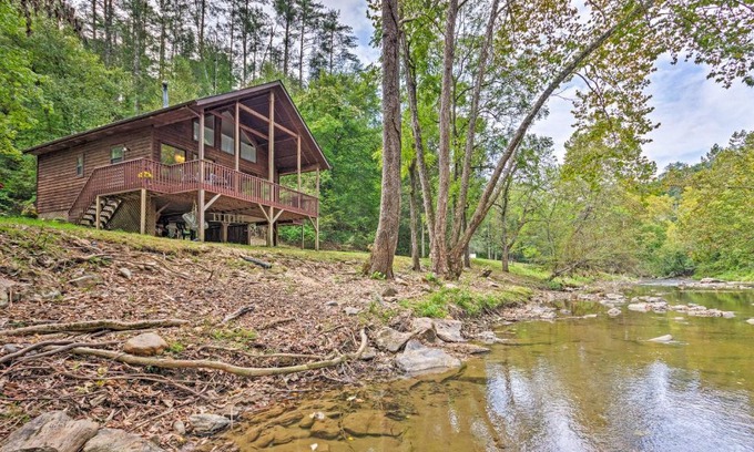 Mars Hill Maison | Creekside Weaverville Home - 16 Miles to Asheville