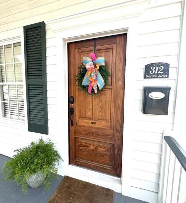 Natchez Maison | Creole Cottage - 2 Bed, 1 Bath, Pet Friendly with Fee, Walk to Downtown, Grill, Washer & Dryer