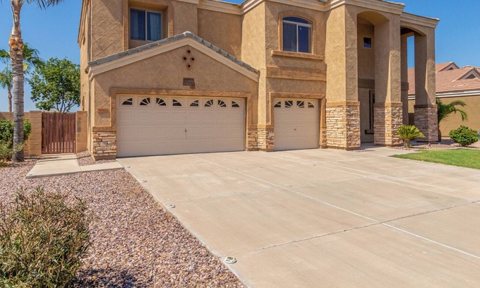 Florence Maison | Crestfield Manor Country Oasis