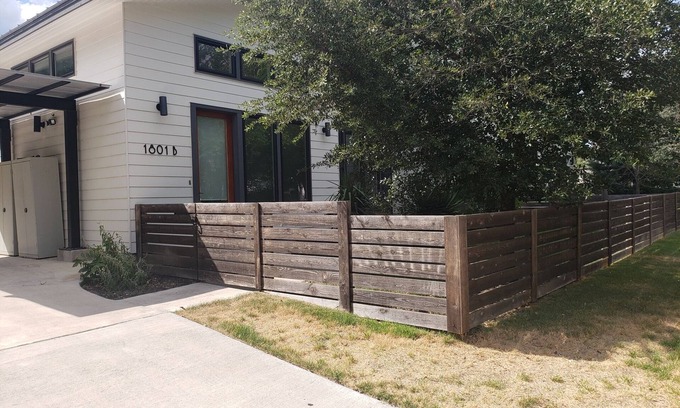 Brentwood Maison | Crestview Townhome - 10 mins from The Domain, 10 mins from Downtown