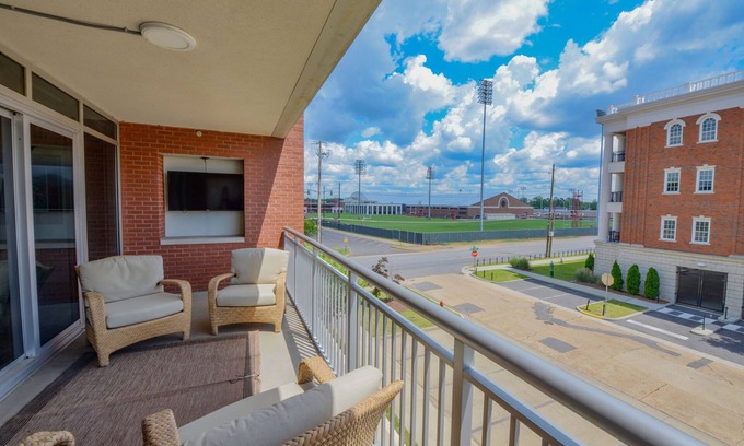 Tuscaloosa Copropriété | Crimson Chimes - Book for Football - walk to stadium, coliseum and more!