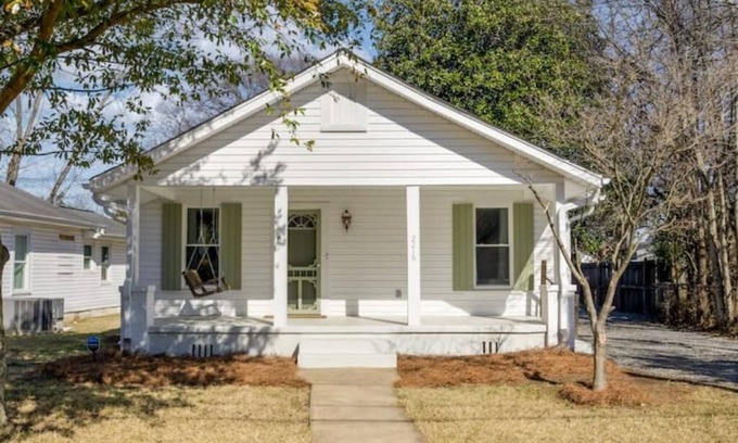 Northport Maison | Crimson Corner