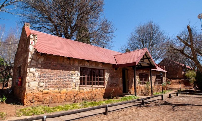 Dullstroom Appartement | Crimson Cottage