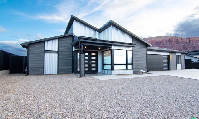 Moab South Valley Maison | Crimson Place - Moab Home with a Private Pool!