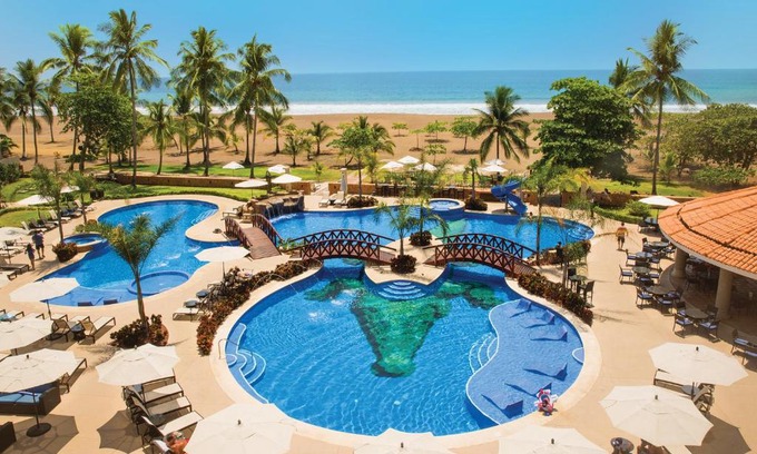 Barrio Los Faroles Station Balnéaire | Crocs Resort & Casino