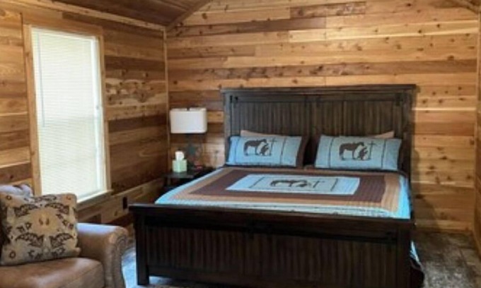 Hamilton Cabine | Crooked Creek Ranch Cabin 10